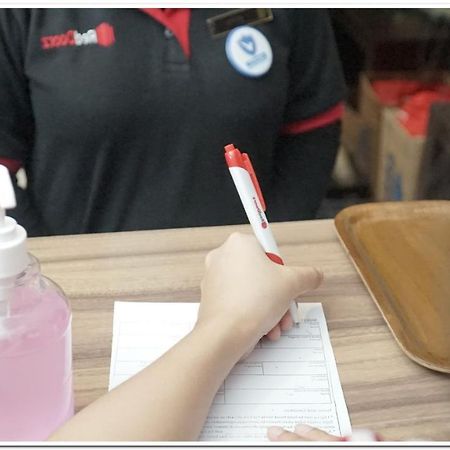 RedDoorz Syariah near Exit Tol Madyopuro Hotel Malang Exterior foto